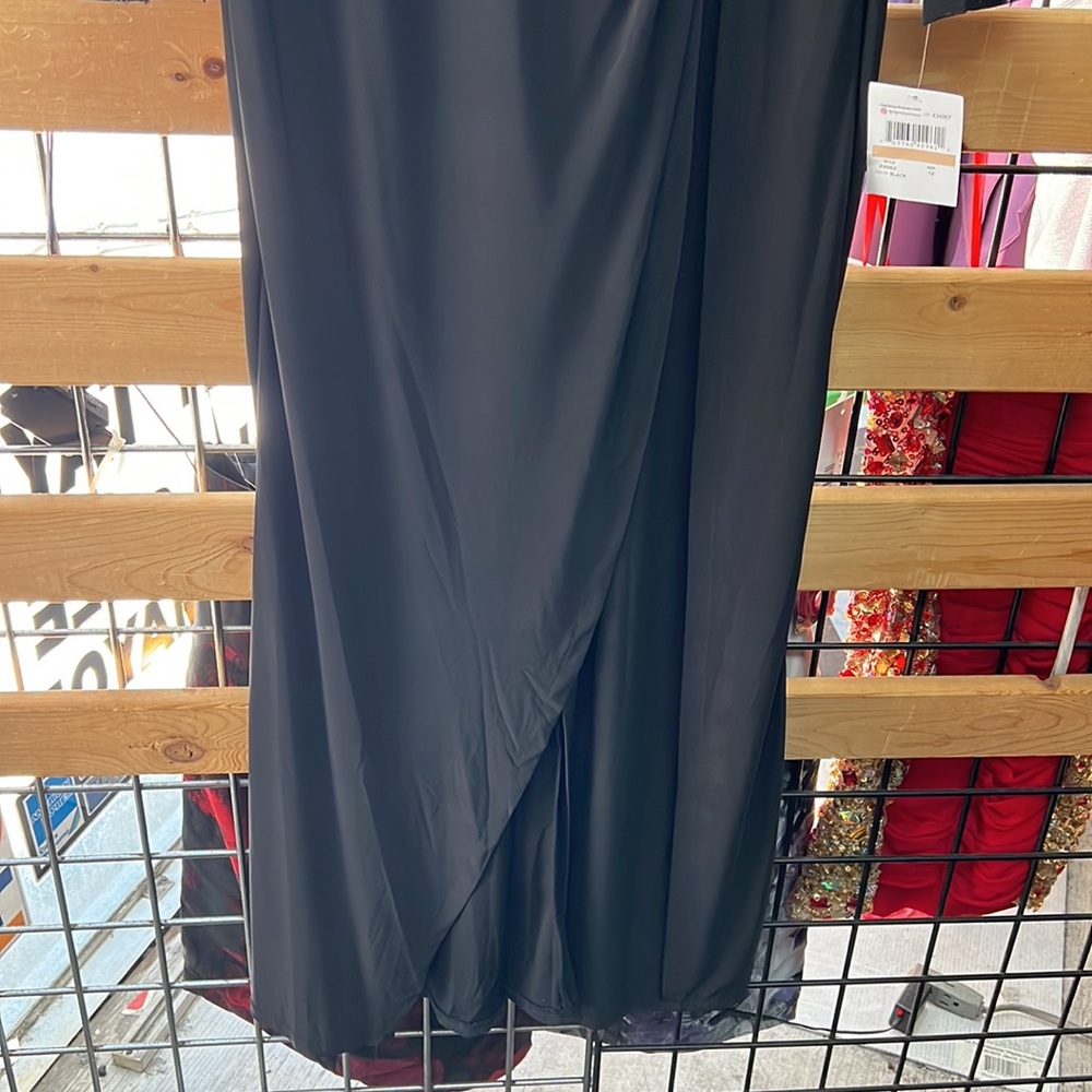 NWT,Nightway
Women's Balloon Cuff Sleeve Gown,black - Picture 11 of 17